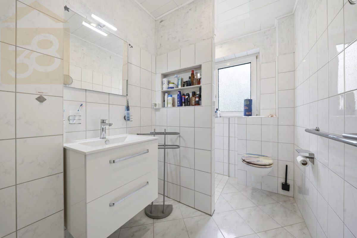 Badezimmer EG