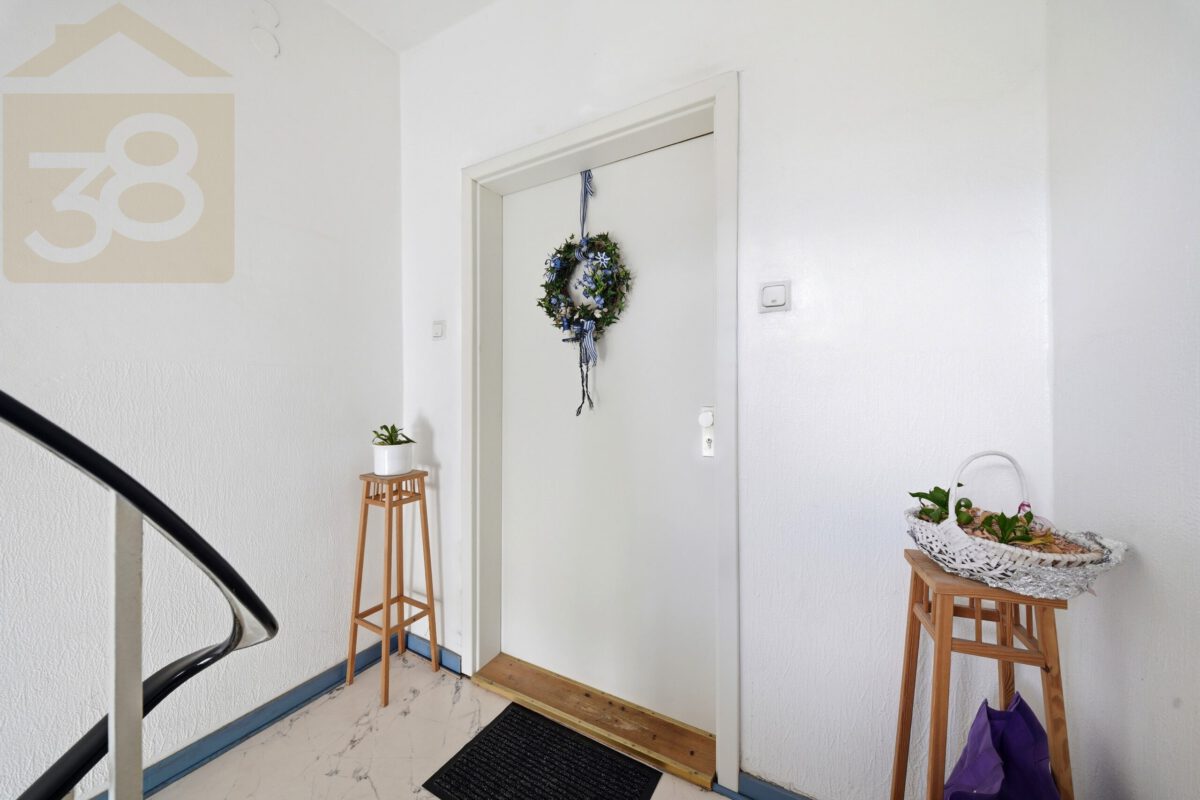Wohnungstür 1.OG