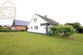 Hausansicht - Modernes & saniertes Haus mit guter Rendite und Baugrundstück! Meine Immobilie = Mein Partner!
