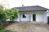 Hausansicht/Terrasse - Modernes & saniertes Haus mit guter Rendite und Baugrundstück! Meine Immobilie = Mein Partner!