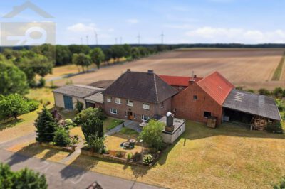 Ehemalige Hofstelle mit Scheunen, Stallungen und 3121m² Grundstück! Meine Immobilie= Mein Partner!, 29378 Radenbeck, Zweifamilienhaus