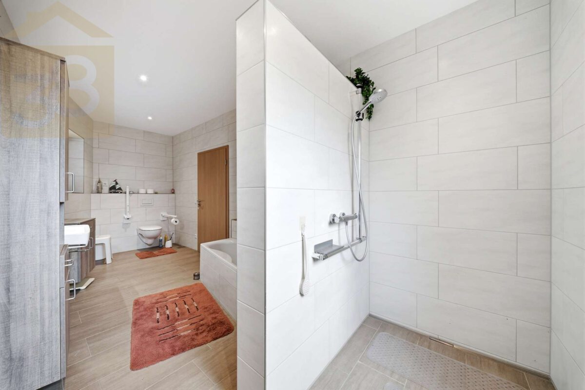 Badezimmer EG