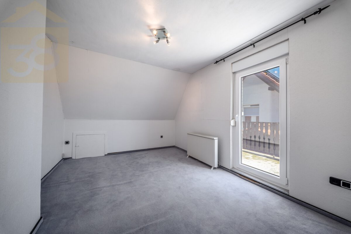 Schlafzimmer DG