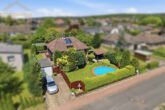 Hausansicht - Gepflegtes Einfamilienhaus mit Pool in sehr guter Lage!