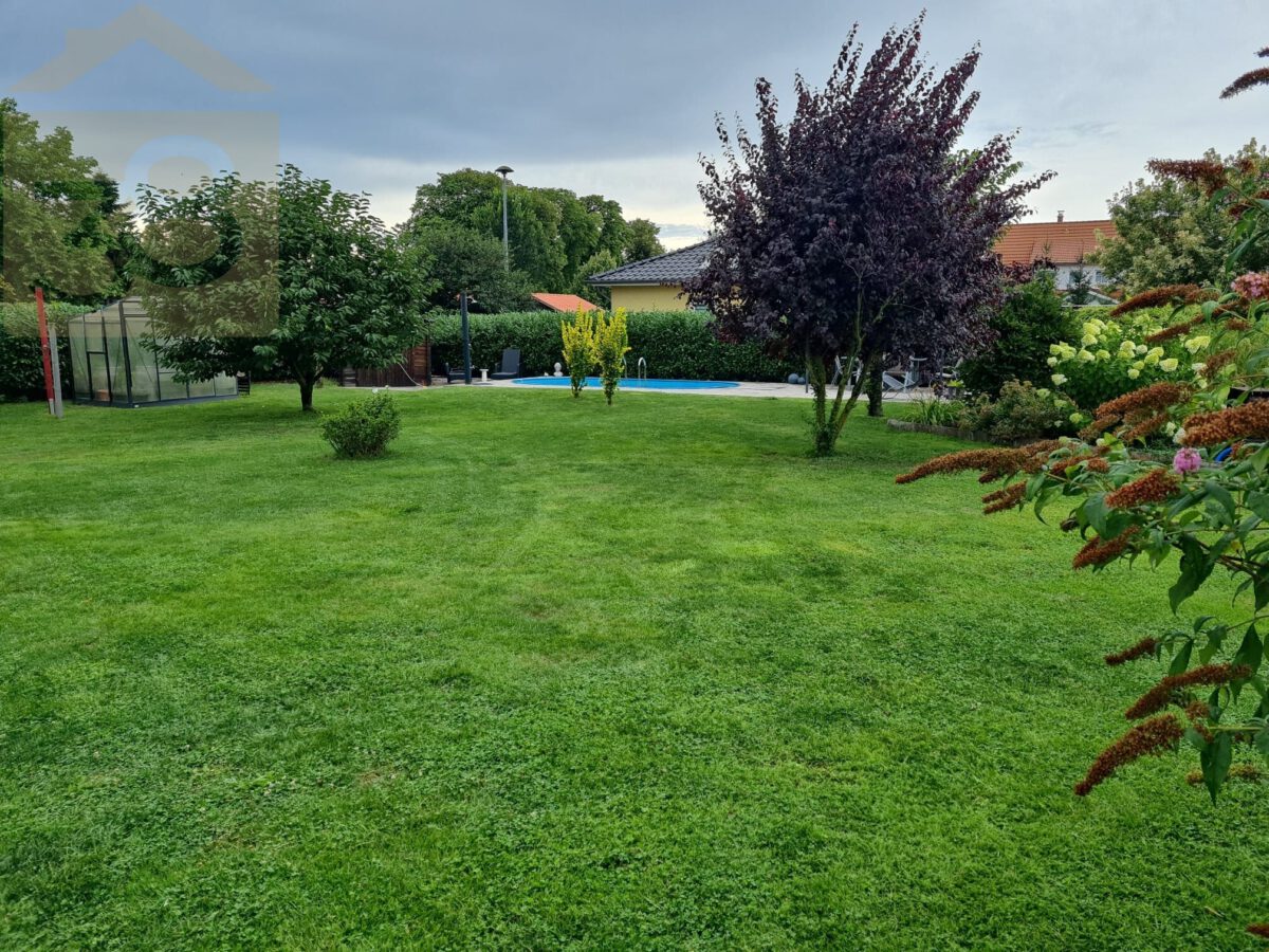 Grundstück