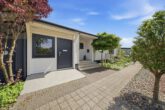 Hauseingang - Modernisiertes Zweifamilienhaus mit großem Garten, Sauna und Garagen! Meine Immobilie=Mein Partner!
