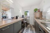 Küche - Modernisiertes Zweifamilienhaus mit großem Garten, Sauna und Garagen! Meine Immobilie=Mein Partner!