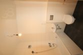 Badezimmer - Sanierte 2-Zimmer-Wohnung mit Balkon in attraktiver Wohnlage von Wolfsburg!