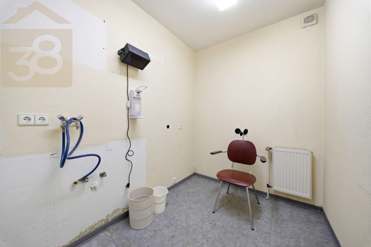 Beahndlungszimmer