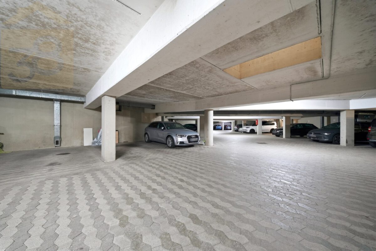 Tiefgaragenstellplatz